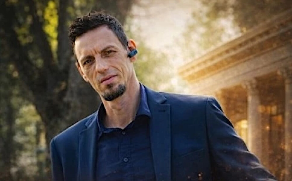 Aktīvists Roberts Klimovičs, ar Krievijas “Kazaku Zdrava” biedra atbalstu, tirgo semināru, kas palīdzēšot 