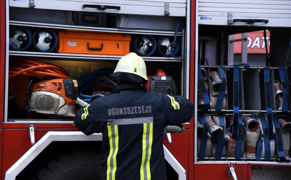 Satraucoši dati: pagājušajā gadā ievērojama daļa ugunsgrēkos bojāgājušo bijuši reibumā