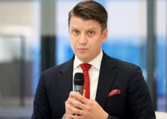 Глава больницы Страдиня Лаурис Видзис неожиданно оставил должность и уезжает в США