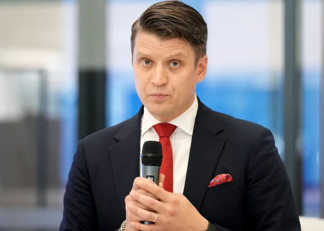 Глава больницы Страдиня Лаурис Видзис неожиданно оставил должность и уезжает в США