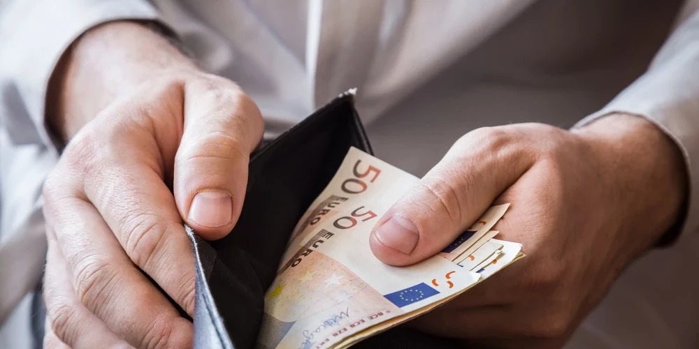 Денег у людей хватает, уверен Минфин ЛР.