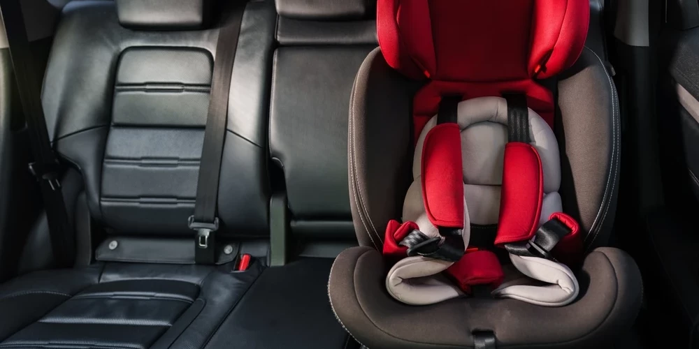 Lielākā daļa testēto autosēdeklīšu nepasargā bērnus.