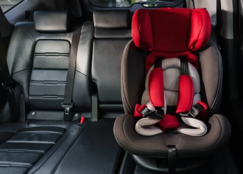 Lielākā daļa testēto autosēdeklīšu nepasargā bērnus.