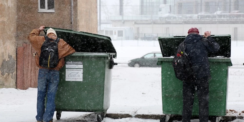 Бомжи в Латвии не переводятся.