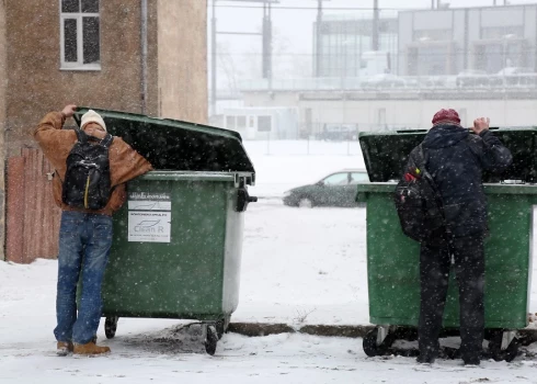Бомжи в Латвии не переводятся.
