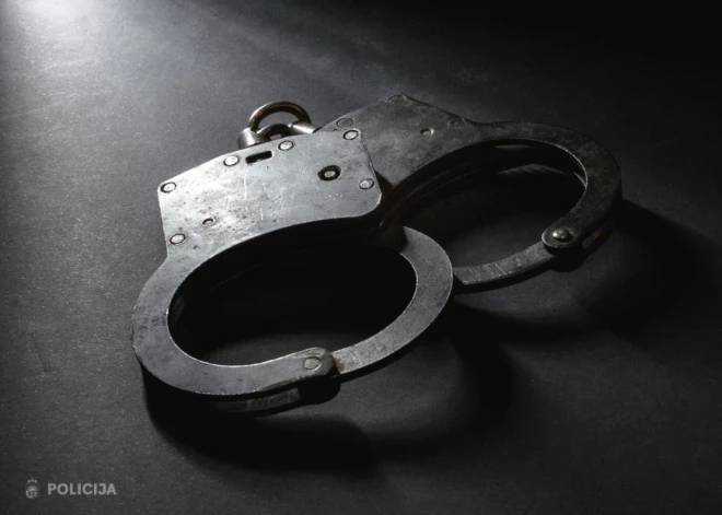 В Пурвциемсе мужчину убили несколькими ударами ножом: подозреваемый сам пришел в полицию