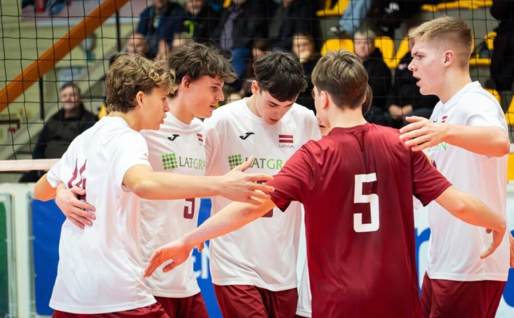 Latvijas U-18 volejbolisti kvalifikācijas turnīru sāk ar zaudējumu Nīderlandei
