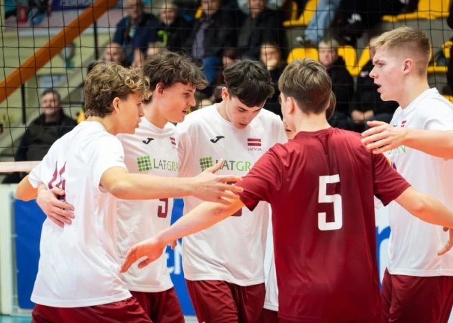 Latvijas U-18 volejbolisti kvalifikācijas turnīru sāk ar zaudējumu Nīderlandei