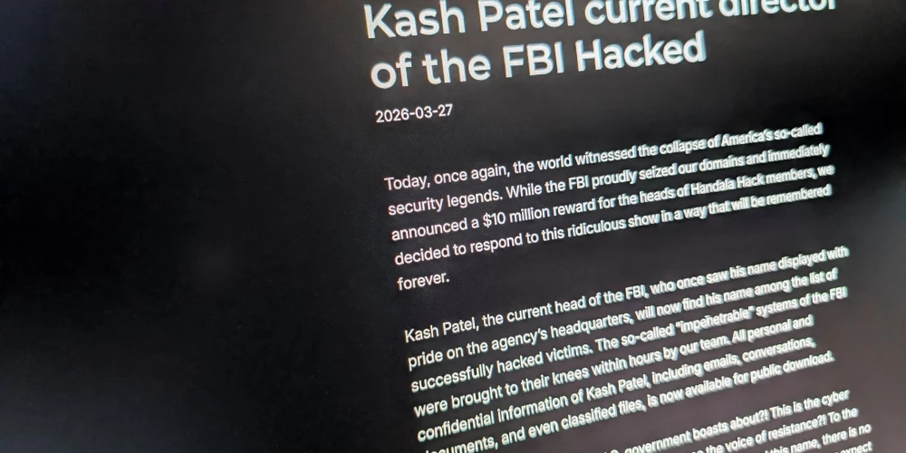 Hakeri uzlauzuši FIB direktora privāto e-pastu.