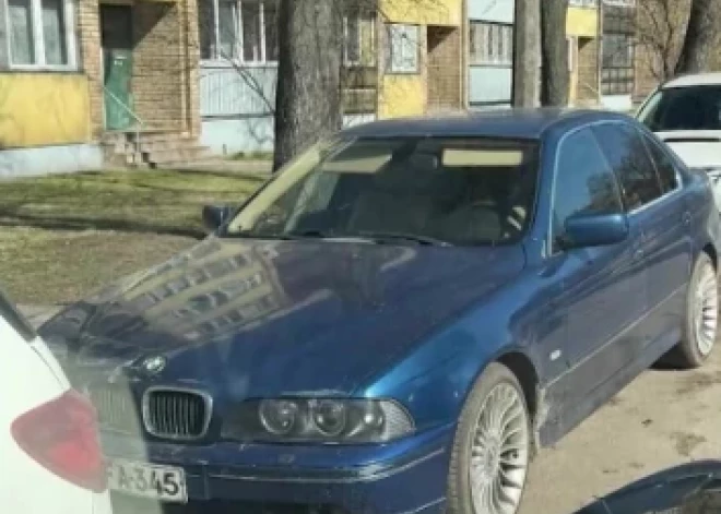 Siguldā nozagtais BMW pamanīts Rīgā; policija turpina dzīt pēdas