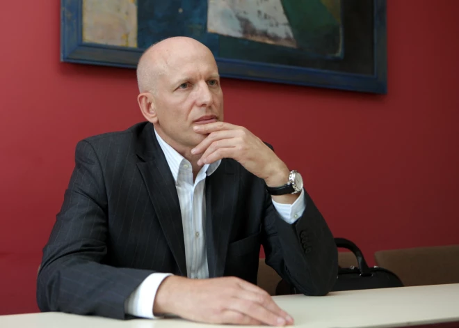 "Это была крупнейшая ошибка": откровение бывшего премьера о том, как Латвия потеряла миллиарды