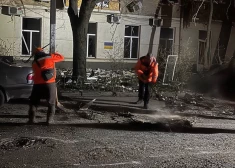 VIDEO: krievu okupanti ar "Shahed" droniem uzbrukuši Odesai, cietis arī dzemdību nams