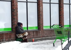 Число малоимущих и малообеспеченных в Латвии снова пошло вверх