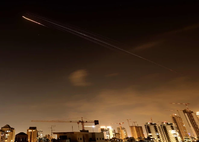Hutieši pirmo reizi kopš Irānas kara sākuma raidījuši uz Izraēlu raķeti