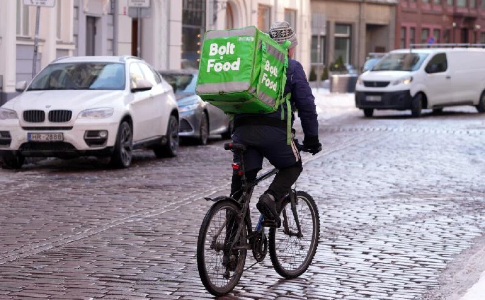 Ārzemnieki par agresīvu uzvedību, satiksmes pārkāpumiem vai necieņu pret valsti zaudēs uzturēšanās atļaujas Latvijā