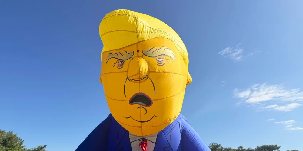 Analītiķi uzskata, ka ASV prezidents Donalds Tramps pats sevi iedzinis stūrī.