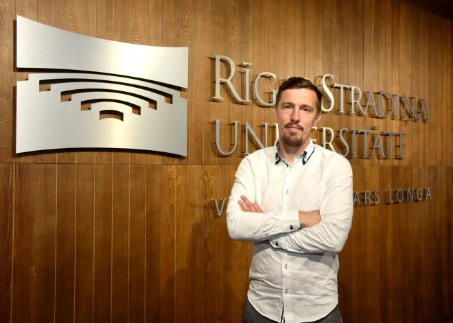 "Обществу нужно очень серьезно учиться": эксперт считает, что вакцинация - это вопрос образования