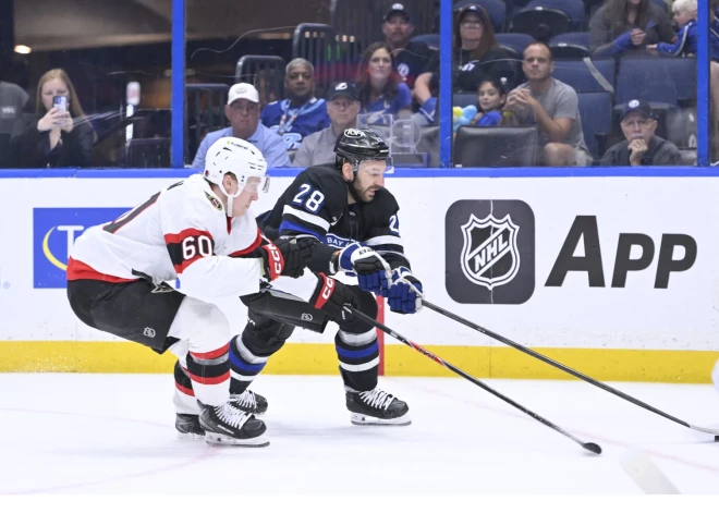 Zemgus Girgensons ar piespēli palīdz "Lightning" atgūties no 0:2 un izraut uzvaru