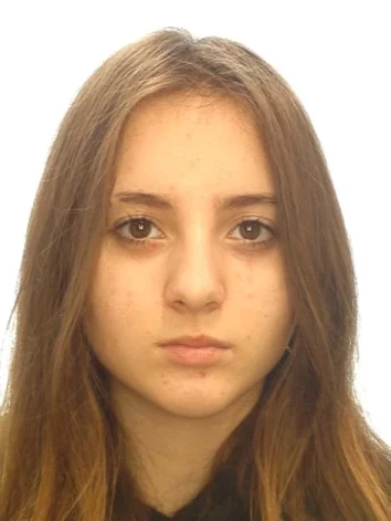 Karīna 28. martā ap plkst. 19.40 izgāja no adreses Juglas ielā, Rīgā, un līdz šim brīdim nav atgriezusies dzīves vietā.