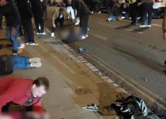 Lielbritānijā pūlī ietriecies auto. "Cilvēki raudāja, es nespēju noticēt, ka kaut kas tāds ir noticis!"