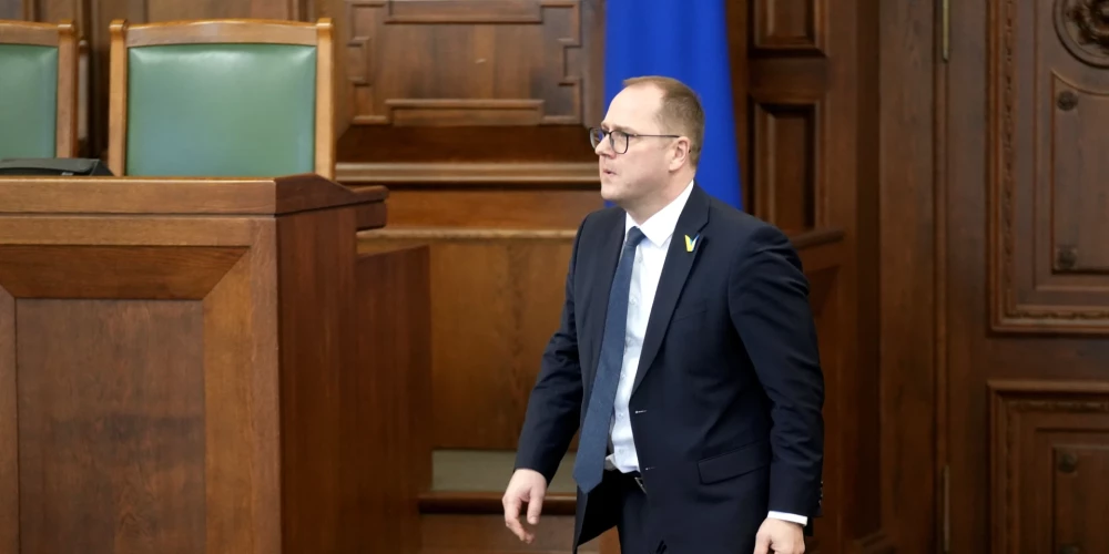 VARAM ministrs Raimonds Čudars (V) vēl salīdzinoši nesen Administratīvi teritoriālās reformas tēmai veltītajā LTV raidījumā “Kas notiek Latvijā?”, vēršoties pie pašvaldībām stingri noteica – valsts likumi esot jāievēro!