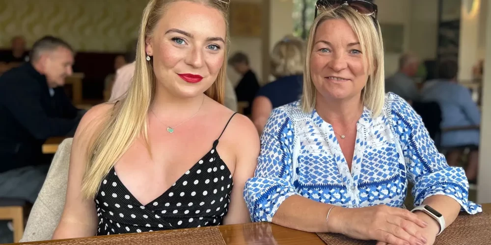 Treisija kopa ar savu meitu Elliju Hutsonu.