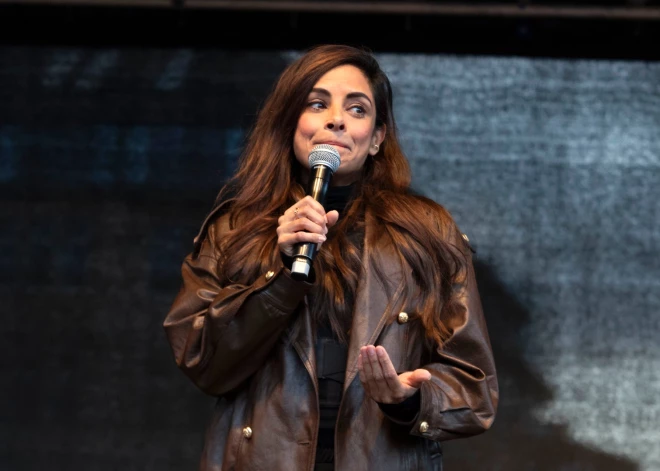 Vāciju satricina TV zvaigznes pornogrāfijas skandāls. "Es vairs nespēju runāt, nespēju raudāt..."