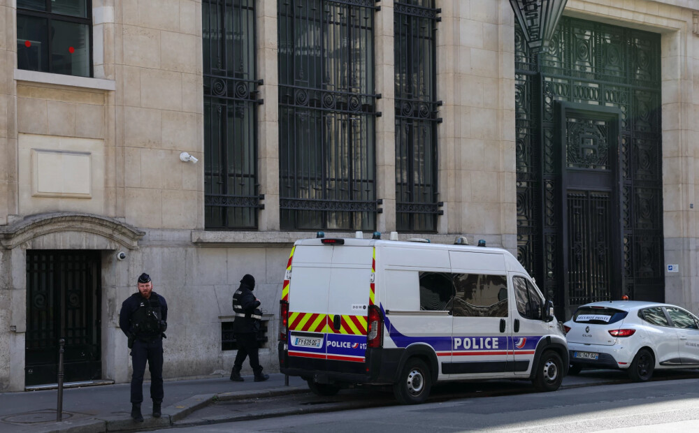 Francijā turpinās aresti par spridzināšanas mēģinājumu pie "Bank of America" Parīzes filiāles