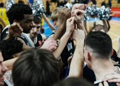 "VEF Rīga" nonāk soli no LIBL fināla, pirmajā pusfināla spēlē pieveicot Valmieras basketbolistus