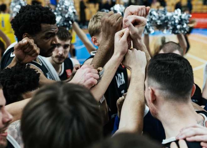 "VEF Rīga" nonāk soli no LIBL fināla, pirmajā pusfināla spēlē pieveicot Valmieras basketbolistus