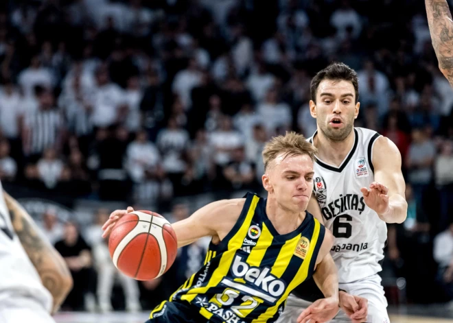 Artūrs Žagars lielisks laukumā, taču viņa "Fenerbahce" piekāpjas papildlaikā Turcijas čempionāta spēlē