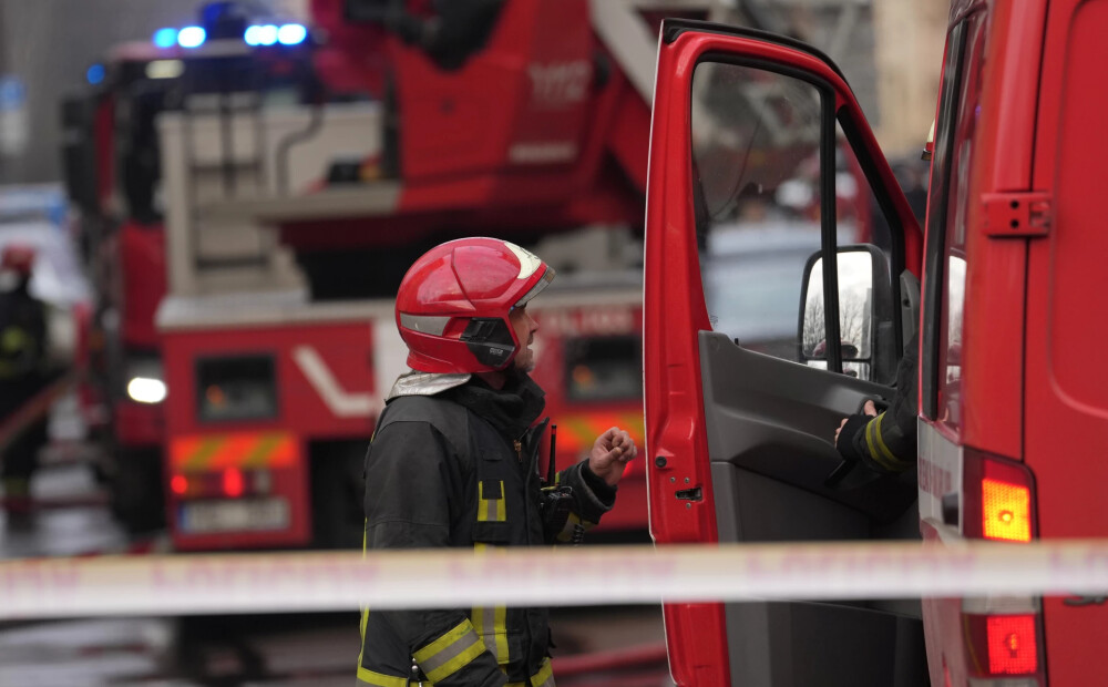 Smaga avārija Cēsīs, traģisks atradums purvā un simtiem kūlas ugunsgrēku - aizvadītas nemierīgas brīvdienas