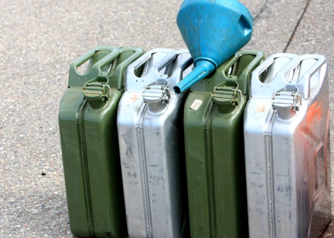 Pirmā Eiropas Savienības valsts ievieš degvielas tirdzniecības ierobežojumus