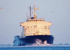 Godinās “LVR Flote” kuģu VARMA un LAURA komandas par īstenoto cilvēku glābšanas operāciju Rīgas līcī