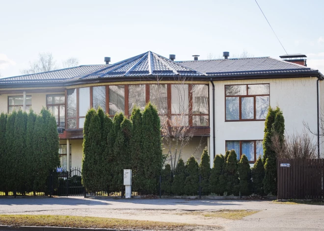 Banketu zāļu komplekss “Pie Čarli” it nebūt neizskatās pēc ēkas, kurā Rīgas musulmaņi iemīļojusi svinēt savus lielākos svētkus.