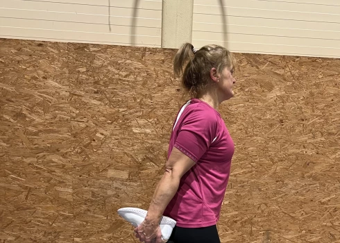 Madara Dzalbe mēdz atkārtot: “Kustība ir dzīvība”. Seniori, kas viņas vingrošanas nodarbībās papildina enerģijas un dzīvesprieka rezerves, to var apstiprināt.