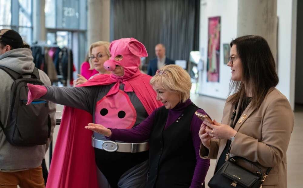 FOTO: ar dziesmām un iedvesmas stāstiem Rīgā ieskandināta Lielā Talka