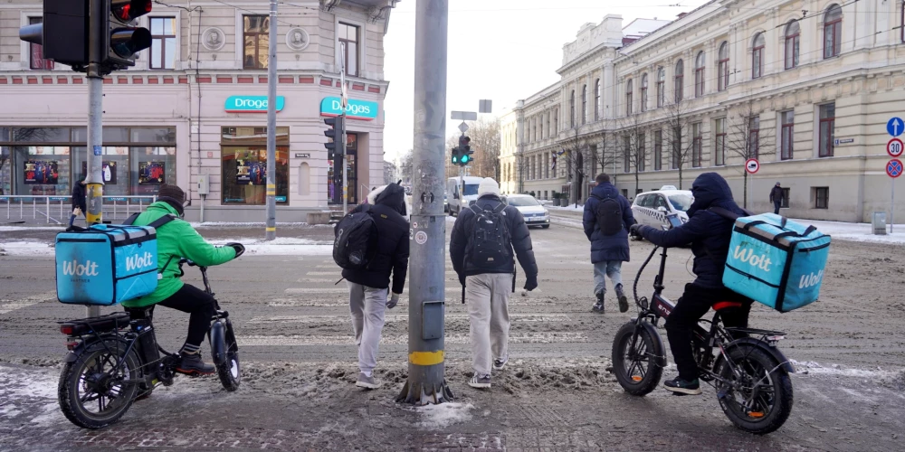 В Латвии вводят обязательную регистрацию и OCTA для самодвижущихся велосипедов.