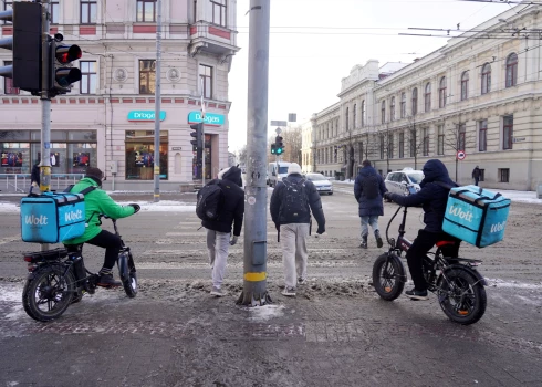В Латвии вводят обязательную регистрацию и OCTA для самодвижущихся велосипедов.