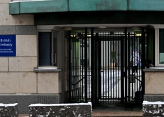 Krievija sāk "diplomātisko karu" ar Lielbritāniju, izraidot tās vēstniecības darbinieku