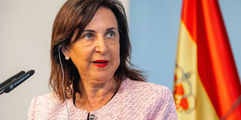 Spānijas aizsardzības ministre Margarita Roblesa paziņojusi, ka Spānija slēgusi savu gaisa telpu ASV lidmašīnām, kas piedalās uzbrukumos Irānai.