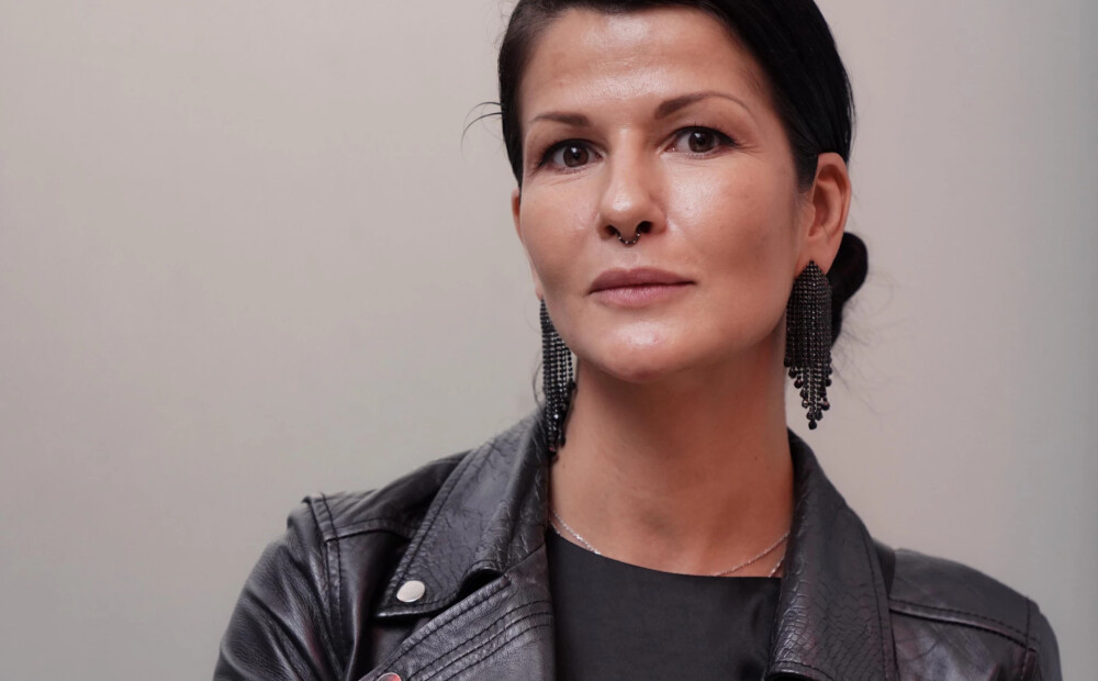 Aktrise Kristīne Belicka tagad arī uzkopj īres dzīvokļus