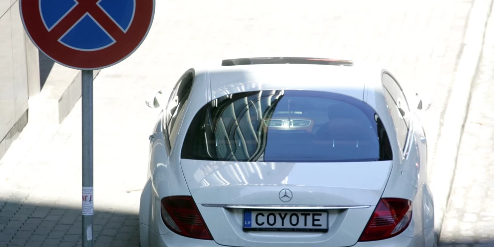 Rīgā ieviesīs jaunus pastāvīgus apstāšanās aizliegumus vairākos ielu posmos.