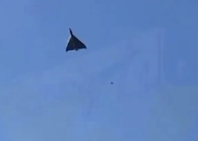 Brīdina par iespējamu dronu apdraudējumu Latvijas gaisa telpā