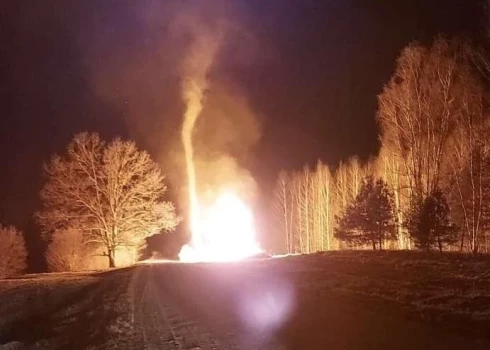 Vairāki iedzīvotāji aizvadītajā dienā sociālajos tīklos dalījās ar kādu foto no Balvu novada, paužot raizes, ka novadā sprādzis drons. Kā skaidroja VUGD, foto bija redzama aizdegusies zaru kaudze.