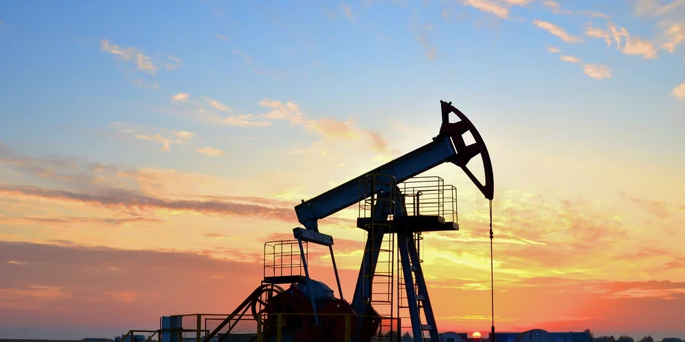 Naftas cenas pieaug.