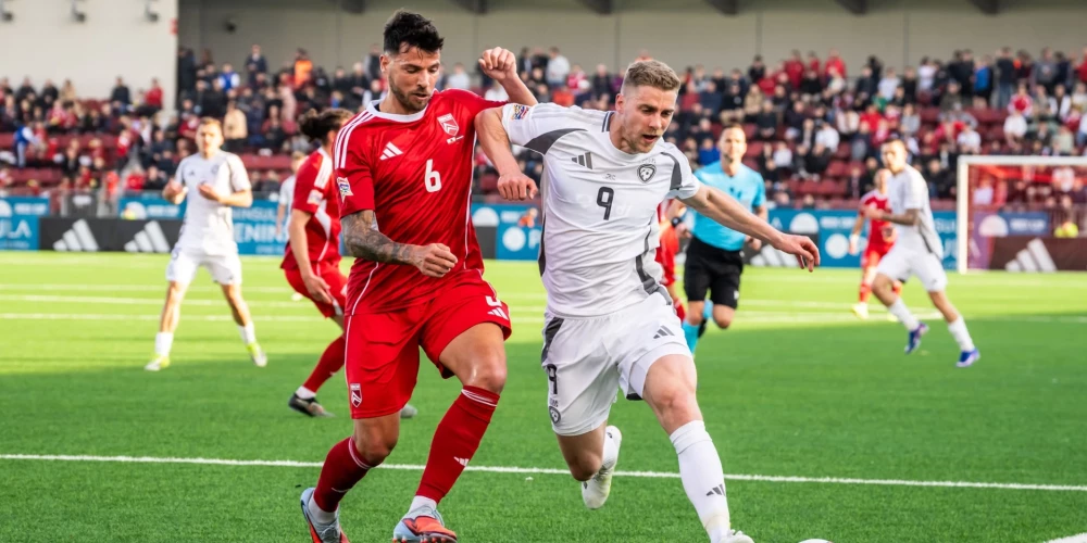 Pirmajā spēlē vienīgais, kurš guva vārtus, bija Vladislavs Gutkovskis (pa labi).