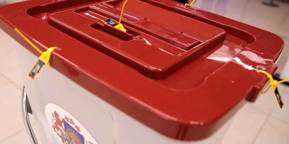 Manuāla balsu skaitīšana vēlēšanu naktī varētu prasīt vēl vienu vai divas stundas.