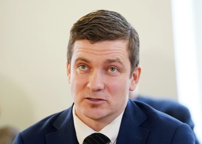 Звиедрис: ручной подсчет голосов задержит результаты выборов в Сейм на 1-2 часа