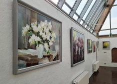 Jelgavā atklāj gleznotājas Aijas Princes personālizstādi “Mani (no)tikumi”